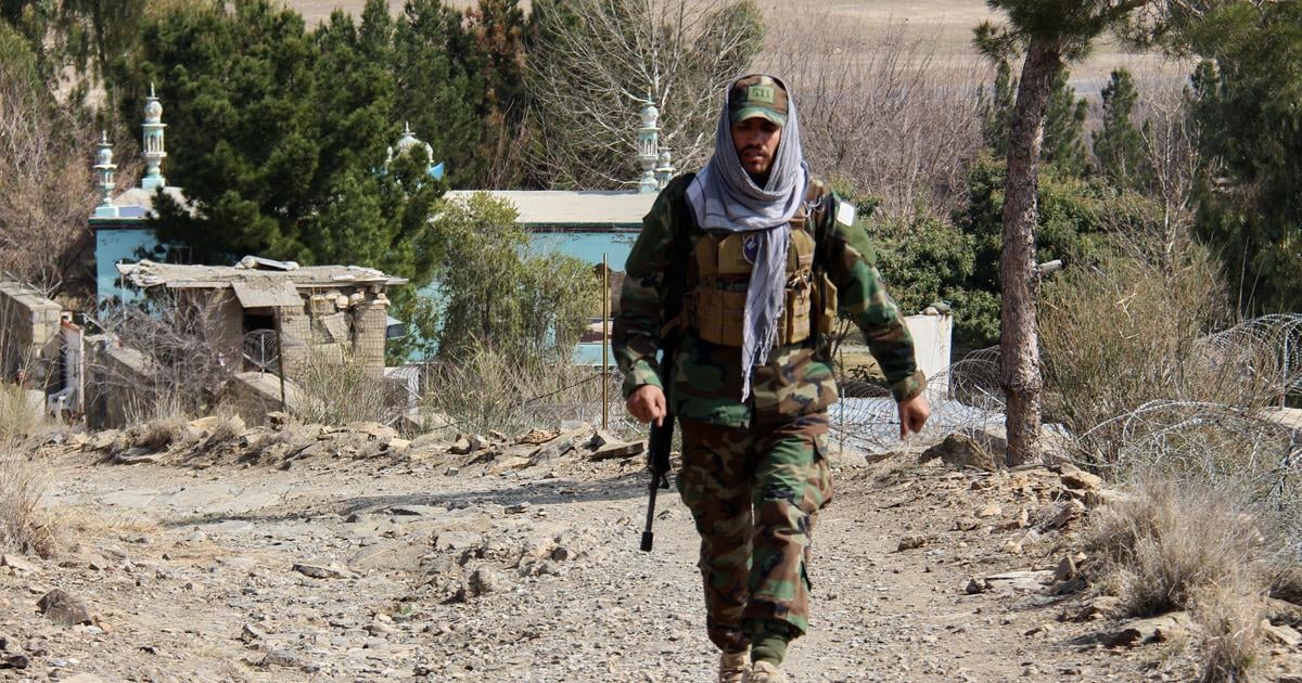 v centre kabul dolo k vbuchu a strebe na pakistansk vojensk lietadl