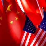 Demokraticki senatori vyzivaju Trumpa aby zakazal cinskym automobilkam vyrabat v USA