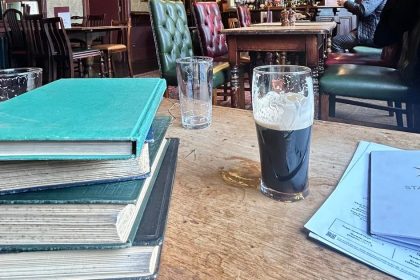 Desat rokov od referenda o Brexite sa Spojene kralovstvo vracia do programu Erasmus