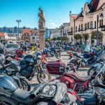 Do ulc vyrazia stovky motoriek Policia varuje pred dopravnymi obmedzeniami v Topolcanoch a okoli