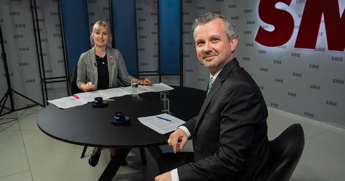 Giba v Arene Prednedavnom odstupili dvaja premieri pod tlakom obcanov aj bez referenda