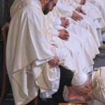 Papez slavil omshu vysvatenia olejov veriacich vyzval aby plnili poslanie cirkvi