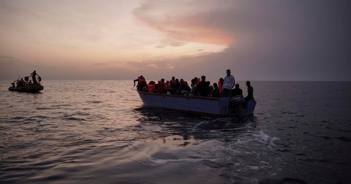 Priblizne 250 ludi je nezvestnych po potopeni lode v Andamanskom mori