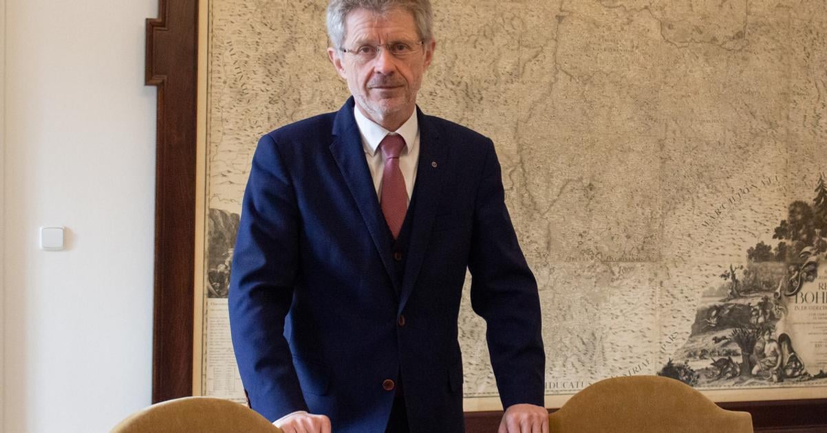 Sef ceskeho Senatu sa pridal k prezidentovi v kritike prepojenia Madarska na Rusko