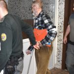 Seniora sudia za vrazdu manzelky hrozi mu dozivotie On tvrdi ze to bola samovrazda