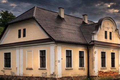 Storocna fara ozyva obec z nej vytvori branu k stredovekym pokladom