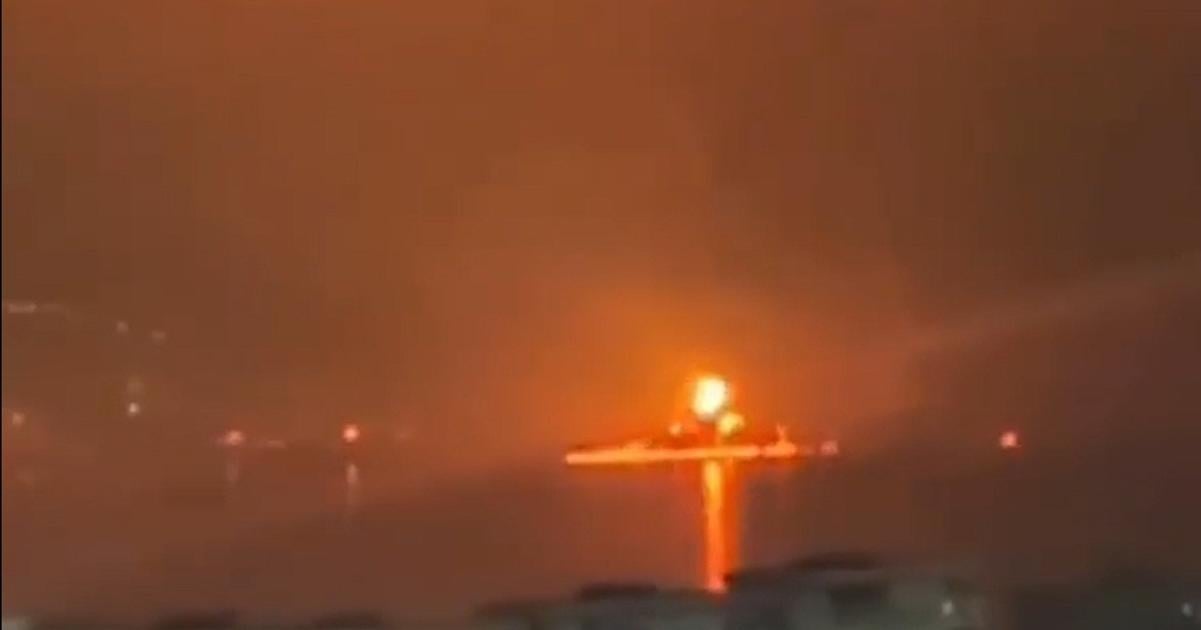 Ukrajina Rusko Online Ukrajinske drony zasiahli ropny terminal v Novorossijsku a poskodili cast infrastruktury a zasobnikov