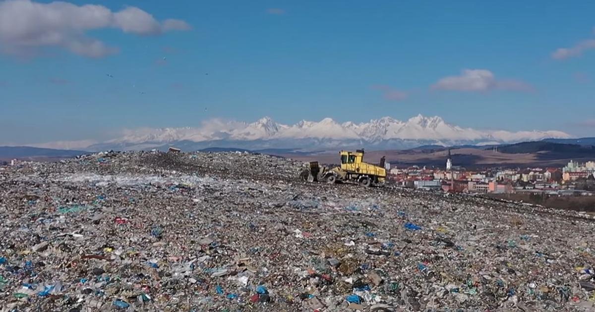 Unikatne riesenie Po rokoch kedy vozdili na skaldku tony odpadu teraz na tom mieste budu kvitnut kvety