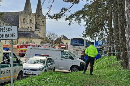 V Spiskom Podhradi pozehaju pametnik trom dievcatam ktore tragicky zahynuli