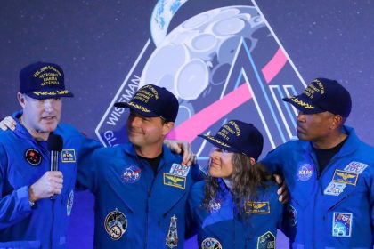 Zem ako zachranny cln Posadka Artemis vyzvala ludstvo na jednotu