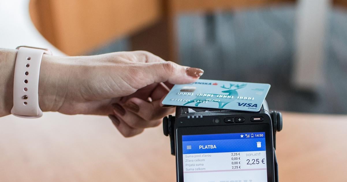 cast podnikatelov sa na bezhotovostne platby pripravuje na poslednu chvilu
