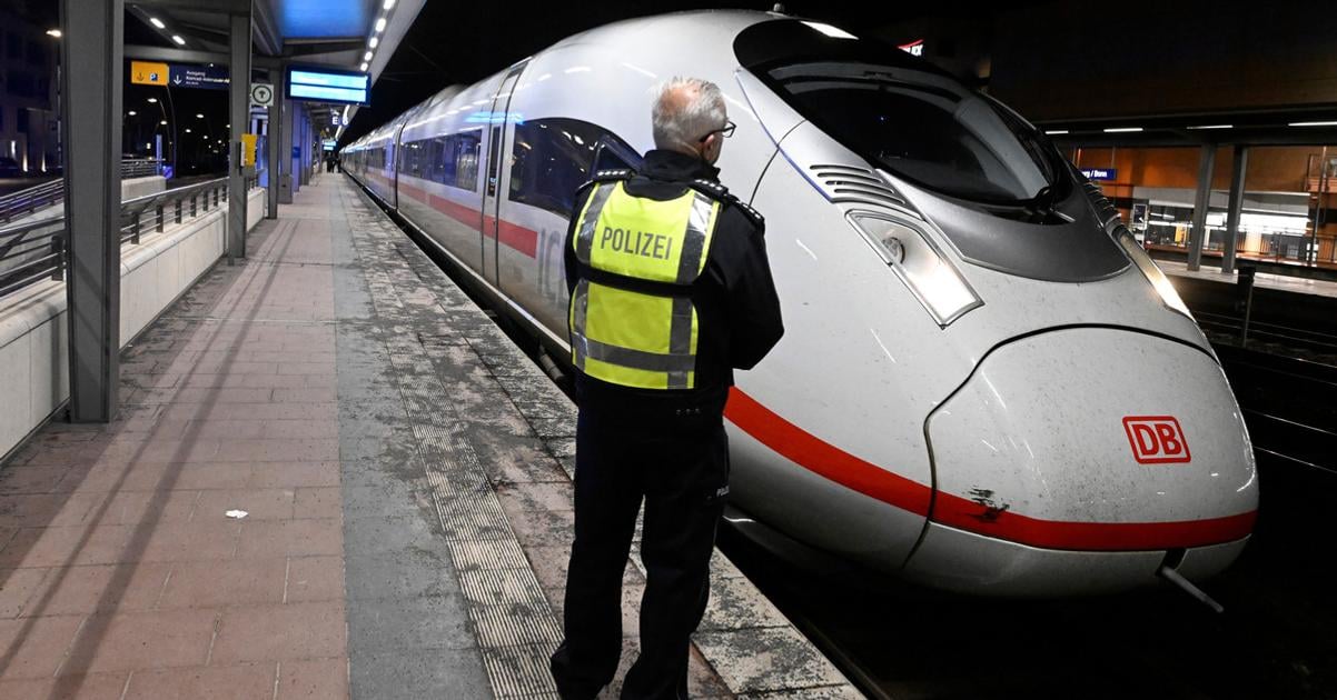 v nemecku zatkli muza ktory odpalil pyrotechniku vo vysokorychlostnom vlaku a zranil 12 cestujucich