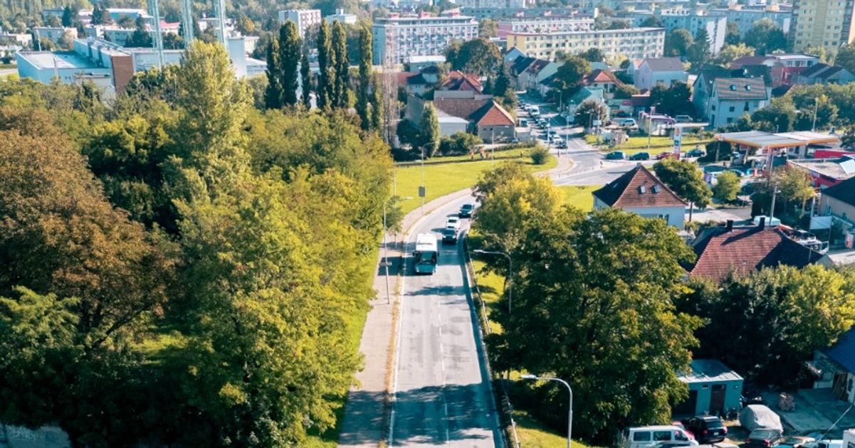 Cesta bude uzavreta aut a z centra na sidlisko neprejdu Prace sa vsak nezacnu v piatok presuvaju ich