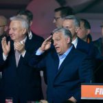 Orbnov mocensky aparat sa zacal rucat zvnutra