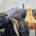 V obci sa rozputalo peklo Horeli domy aut a garaz