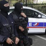 Policajt v Kalifornii postrelil kolegu pocas nevhodneho zartovania so zbranami