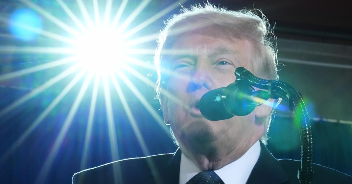 Trump oslavoval osemdesiatku MMA a inflaciou Jeho nepopularita znervoznuje aj republikanov