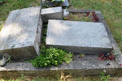 v jasove vandal poskodil 22 nahrobnich kamenov policia zahajila trestne stihanie