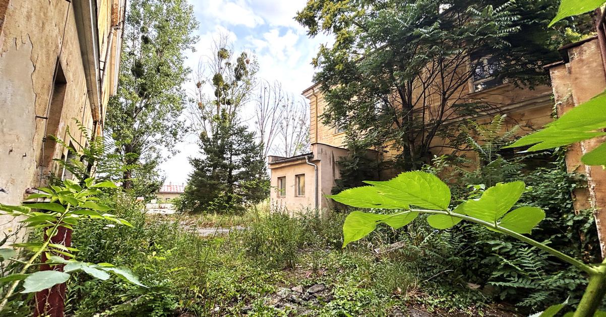 Nesmeli to by baraky ale vystavne kusy po odchode vojakov zostalo ticho Brownfield po rokoch z mesta zmizne