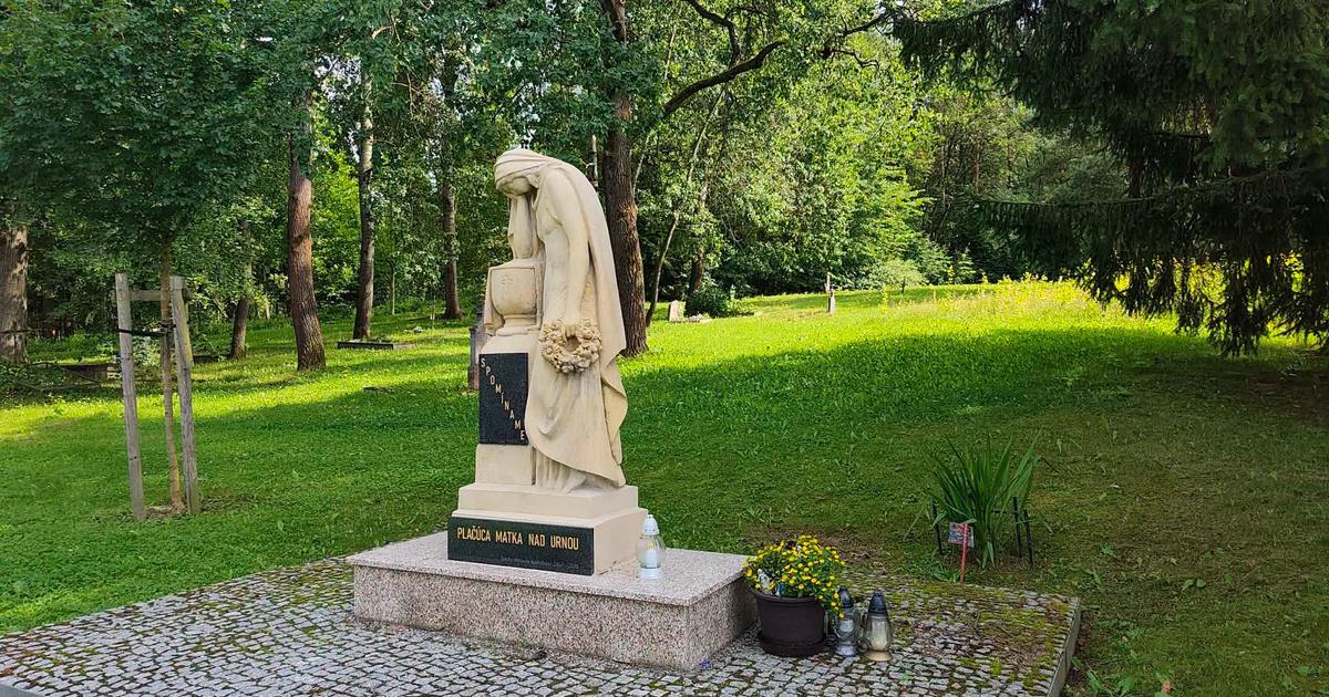 Socha poskoden poziarom na zilinskom cintorne je op v plnej krase