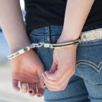 Taxik sa pohyboval nekoordinovane policajti ho zastavili vodicka bola opita