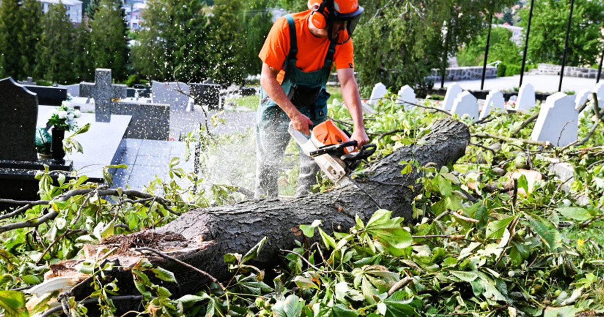 V Humennom pokracuju v odstranovani nasledkov burky zaznamenavaju skody na budovach
