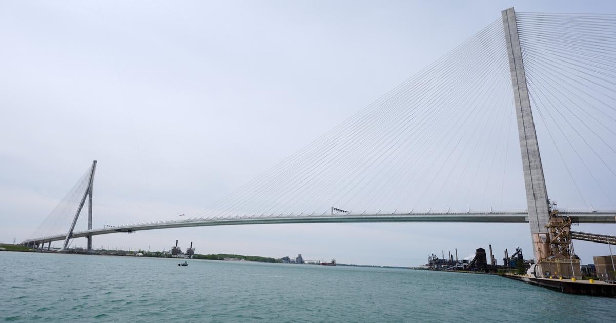 Vrcholia pripravy na otvorenie noveho mosta medzi USA a Kanadou