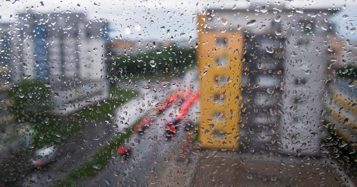 Vychodne Slovensko mozu zasiahnu burky aj vysoke teploty varuju meteorologovia