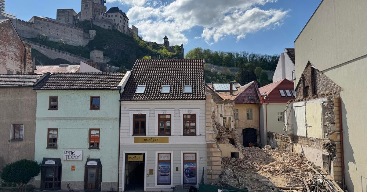 Majitel zburanej pamiatky splnil len jednu povinnost pamiatkari upozornuju na dalsie porusenie zakona