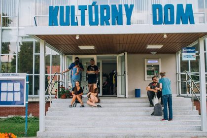 Na Oravu zavita filmovy autobus Ozivi stare kina a bude premetat aj v byvalych kupeloch