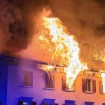 Pri pozari v bytovom dome na svajciarskom meste Thusis zahynuli dvaja ludia