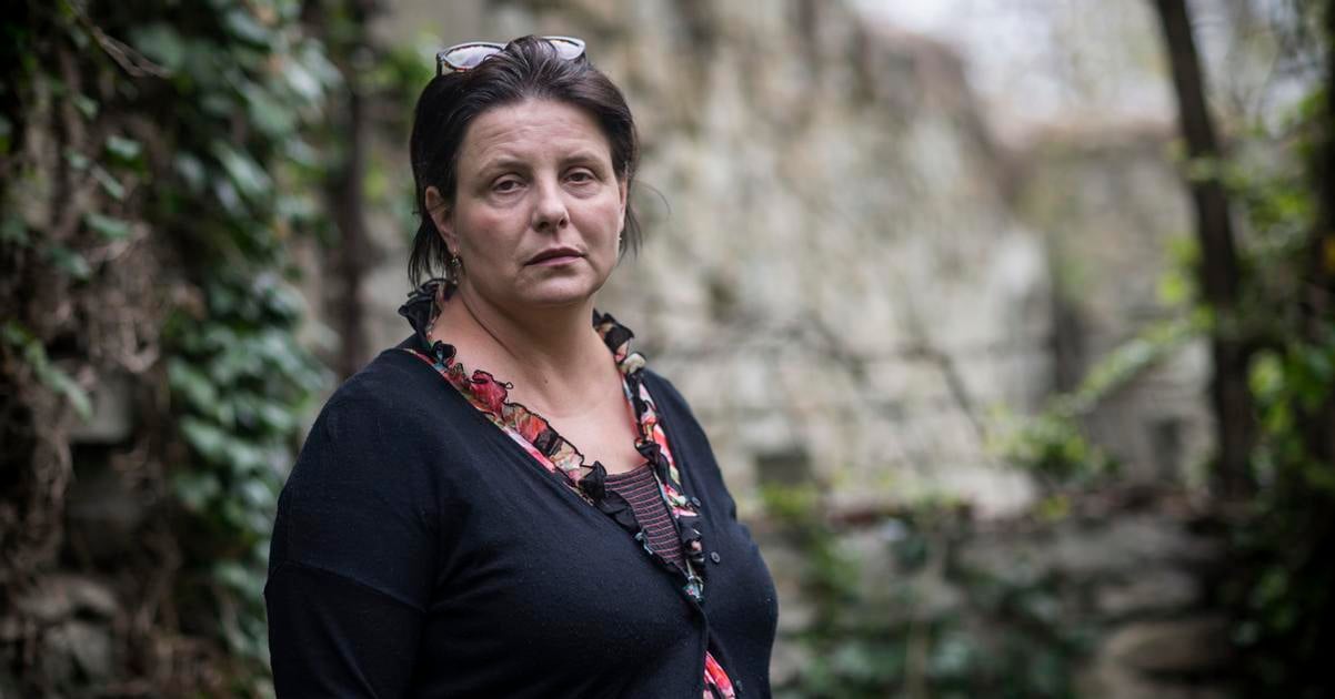 Priviazani k radiatoru autorka Veronika Sikulova