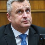 SNS navrhne aby parlament mal pravomoc odnat statne vyznamenanie