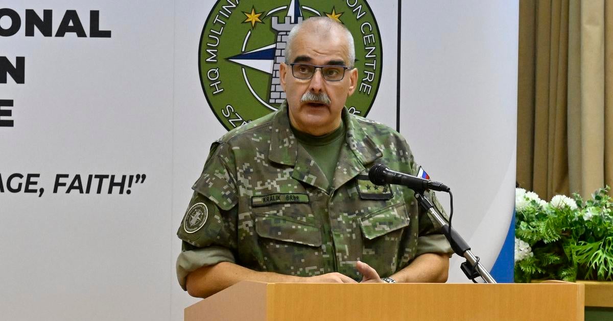 Slovensky general Kralik odovzdal velenie mnohonarodne divizie NATO