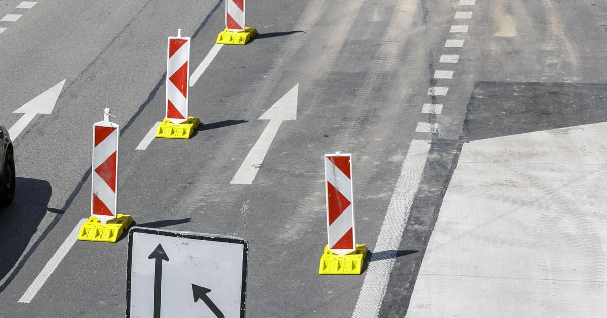 Uzavierka vyjazdu z Karlovej Vsi na most Lanfranconi