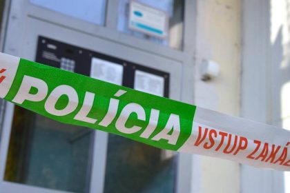 V rodinnom dome nasli telo muza bez znamok zivota policia uzavrela okolie