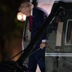 desiatky pasazierov netusili o co ide trumpov utek z air force one z nich spravil ciel