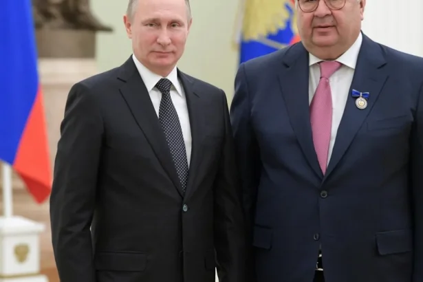 Francúzsko sa pripája k Slovensku v snahe vyradiť oligarchu Usmanova zo sankčného zoznamu