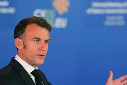Macron a Carney navštívili Saint-Pierre-et-Miquelon