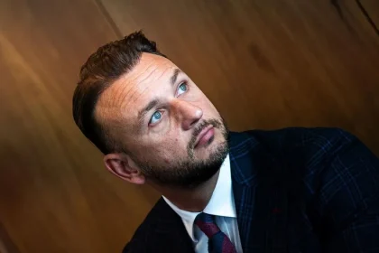 Polícia sa vracia k ceste Šutaja Eštoka na F1, rieši námietku zaujatosti