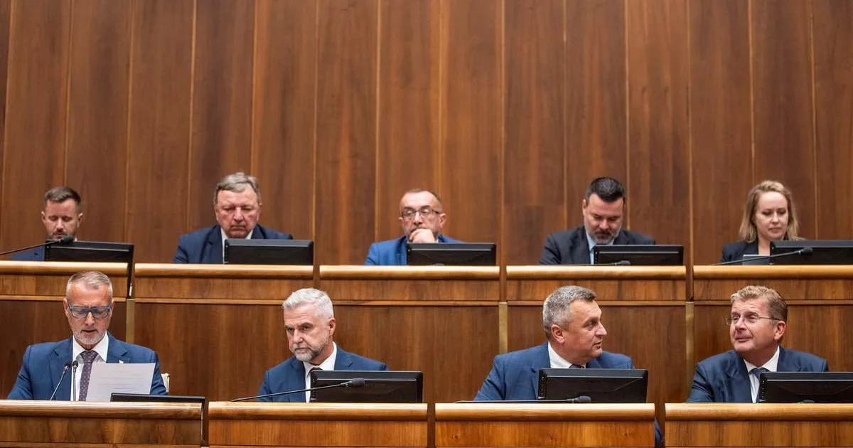 Poslanci otvorili rokovací deň rozpravou o návrhu novely zákona o potravinách