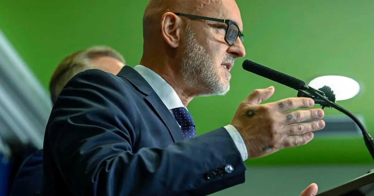 SaS vyzvala Fica, aby zvolal bezpečnostnú radu a potvrdil záväzky voči spojencom