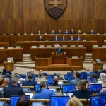 V utorok štartuje riadna schôdza s takmer 300 bodmi na programe