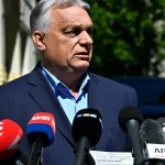 Viktor Orbán sa po prvý raz od volebnej porážky objavil na verejnosti