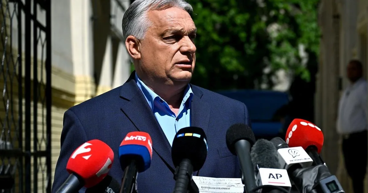 Viktor Orbán sa po prvý raz od volebnej porážky objavil na verejnosti